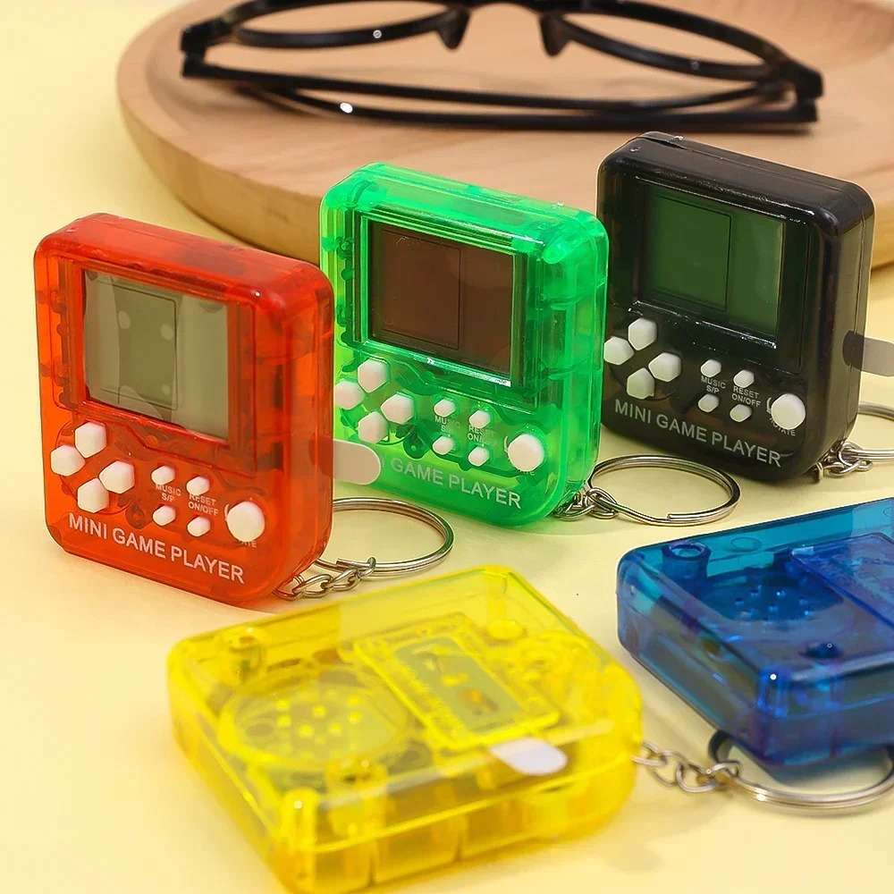 أجهزة ألعاب محمولة صغيرة كلاسي - مراجعة Gaming Console Keychain وسعره