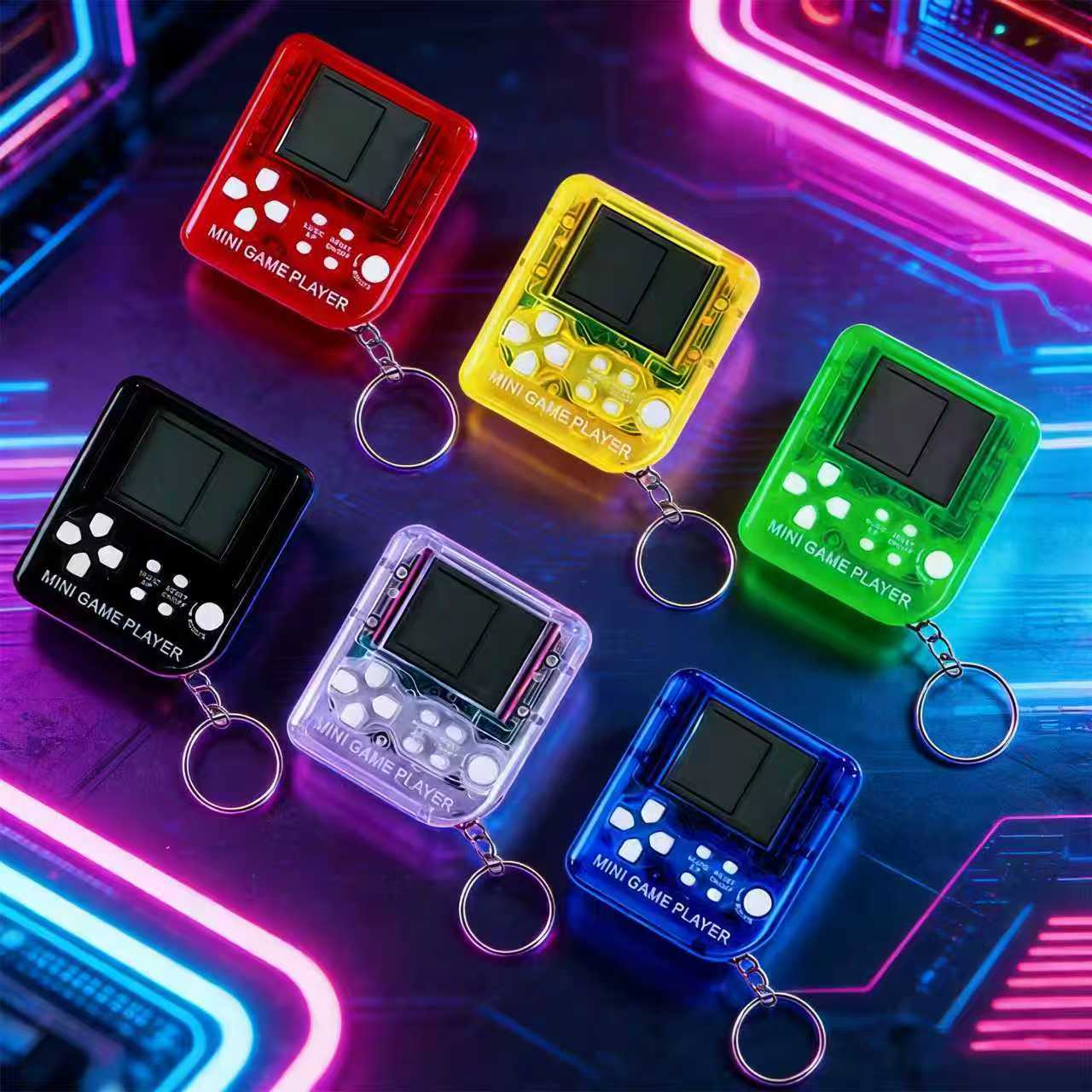 جهاز ألعاب محمول صغير بتصميم ك - مراجعة Gaming Console Keychain وسعره