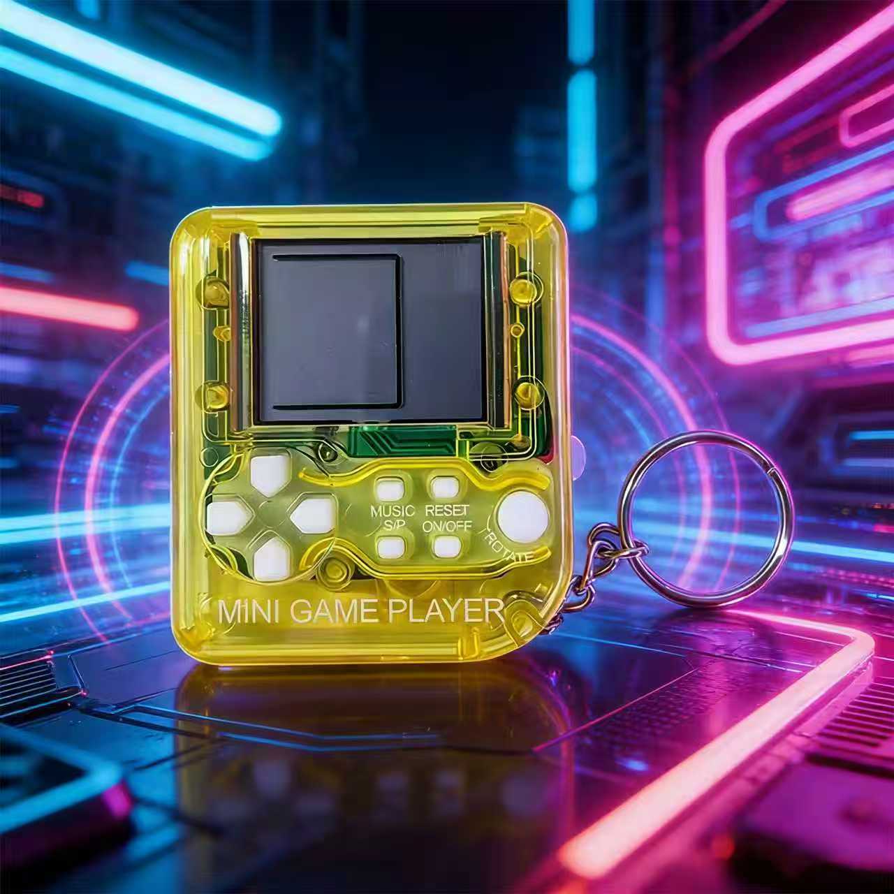 جهاز ألعاب محمول صغير بتصميم ك - مراجعة Gaming Console Keychain وسعره