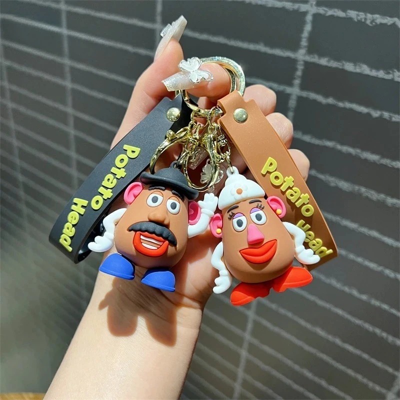 سلسلة مفاتيح كرتونية من أنمي ت - مراجعة Gaming Console Keychain وسعره